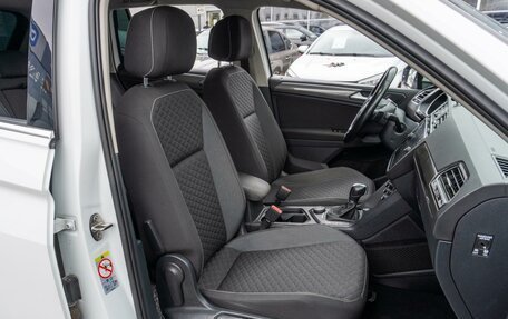 Volkswagen Tiguan II, 2018 год, 2 299 000 рублей, 8 фотография