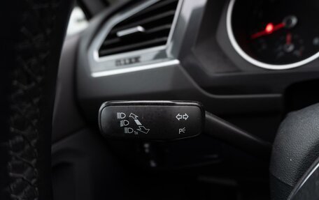 Volkswagen Tiguan II, 2018 год, 2 299 000 рублей, 13 фотография