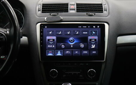 Skoda Octavia, 2011 год, 817 000 рублей, 12 фотография