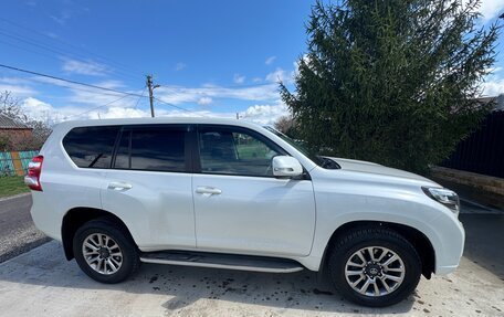 Toyota Land Cruiser Prado 150 рестайлинг 2, 2013 год, 3 050 000 рублей, 2 фотография