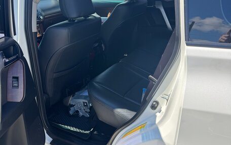 Toyota Land Cruiser Prado 150 рестайлинг 2, 2013 год, 3 050 000 рублей, 5 фотография