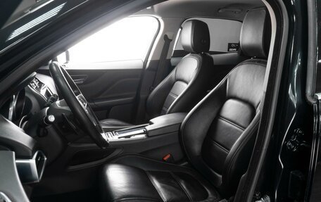 Jaguar F-Pace, 2017 год, 2 465 000 рублей, 10 фотография