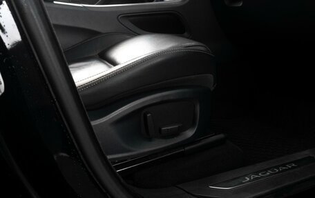 Jaguar F-Pace, 2017 год, 2 465 000 рублей, 27 фотография