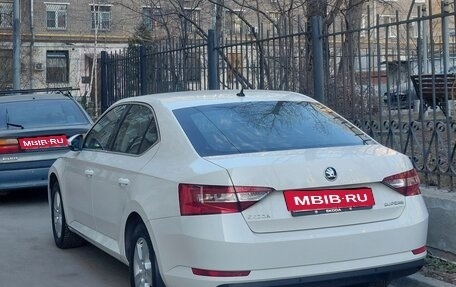 Skoda Superb III рестайлинг, 2018 год, 1 980 000 рублей, 4 фотография