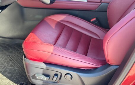 Lexus RX IV рестайлинг, 2017 год, 3 850 000 рублей, 7 фотография