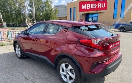 Toyota C-HR I рестайлинг, 2019 год, 2 400 000 рублей, 1 фотография