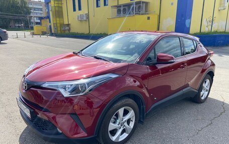 Toyota C-HR I рестайлинг, 2019 год, 2 400 000 рублей, 2 фотография