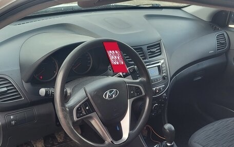 Hyundai Solaris II рестайлинг, 2014 год, 680 000 рублей, 10 фотография