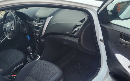 Hyundai Solaris II рестайлинг, 2014 год, 680 000 рублей, 12 фотография