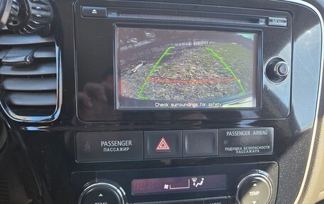 Mitsubishi Outlander III рестайлинг 3, 2015 год, 1 640 000 рублей, 19 фотография