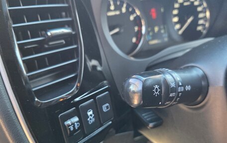 Mitsubishi Outlander III рестайлинг 3, 2015 год, 1 640 000 рублей, 18 фотография