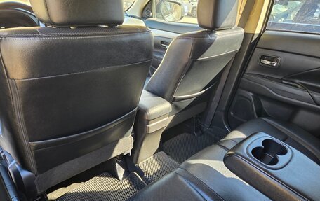 Mitsubishi Outlander III рестайлинг 3, 2015 год, 1 640 000 рублей, 26 фотография