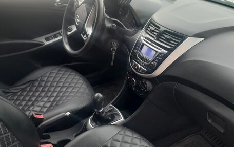 Hyundai Solaris II рестайлинг, 2012 год, 490 000 рублей, 2 фотография