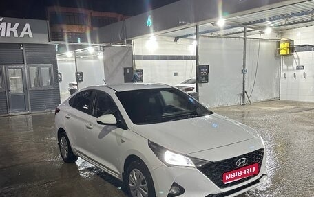 Hyundai Solaris II рестайлинг, 2020 год, 895 000 рублей, 1 фотография