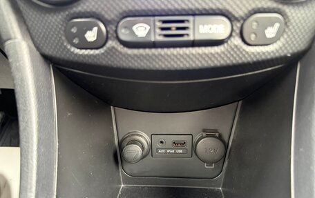 Hyundai Solaris II рестайлинг, 2011 год, 749 000 рублей, 34 фотография