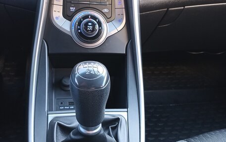 Hyundai Elantra V, 2012 год, 960 000 рублей, 12 фотография