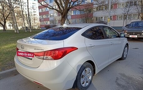 Hyundai Elantra V, 2012 год, 960 000 рублей, 4 фотография
