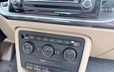 Volkswagen Beetle, 2014 год, 1 800 000 рублей, 25 фотография