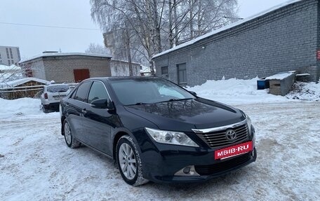 Toyota Camry, 2013 год, 1 370 000 рублей, 3 фотография