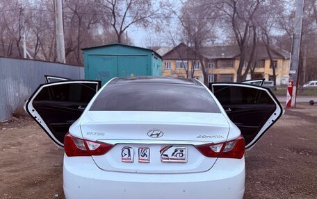 Hyundai Sonata VI, 2011 год, 1 050 000 рублей, 4 фотография