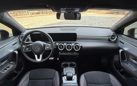 Mercedes-Benz A-Класс, 2022 год, 2 410 000 рублей, 8 фотография