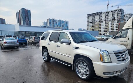 Cadillac Escalade III, 2010 год, 1 950 000 рублей, 2 фотография