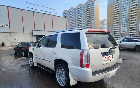 Cadillac Escalade III, 2010 год, 1 950 000 рублей, 4 фотография