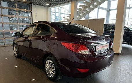 Hyundai Solaris II рестайлинг, 2012 год, 820 000 рублей, 5 фотография