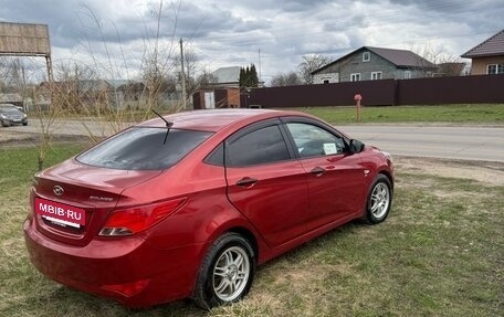 Hyundai Solaris II рестайлинг, 2015 год, 825 000 рублей, 3 фотография