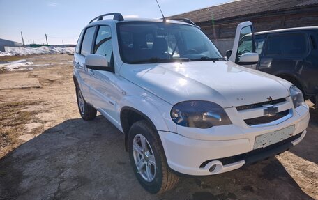 Chevrolet Niva I рестайлинг, 2018 год, 750 000 рублей, 8 фотография