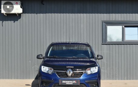 Renault Logan II, 2018 год, 719 999 рублей, 2 фотография