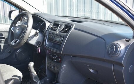 Renault Logan II, 2018 год, 719 999 рублей, 12 фотография