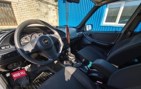 Chevrolet Niva I рестайлинг, 2018 год, 750 000 рублей, 3 фотография