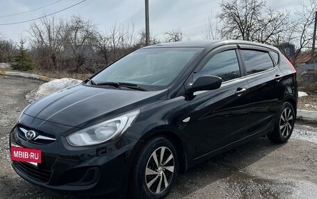 Hyundai Solaris II рестайлинг, 2014 год, 750 000 рублей, 3 фотография
