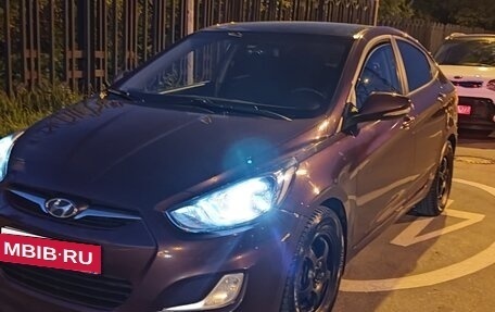 Hyundai Solaris II рестайлинг, 2011 год, 750 000 рублей, 5 фотография