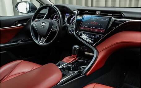 Toyota Camry, 2019 год, 3 150 000 рублей, 13 фотография