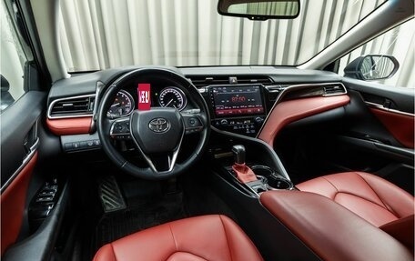 Toyota Camry, 2019 год, 3 150 000 рублей, 12 фотография