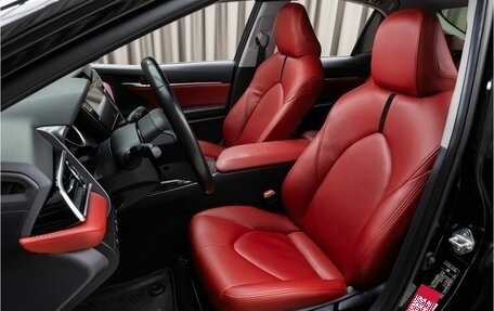 Toyota Camry, 2019 год, 3 150 000 рублей, 10 фотография