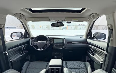 Mitsubishi Outlander III рестайлинг 3, 2022 год, 2 720 000 рублей, 9 фотография