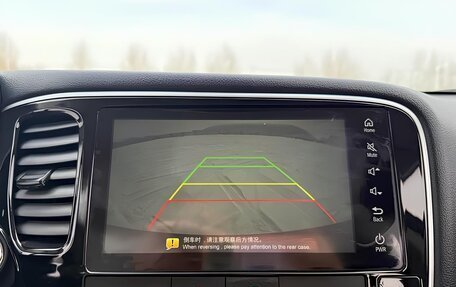 Mitsubishi Outlander III рестайлинг 3, 2022 год, 2 720 000 рублей, 12 фотография