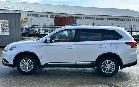 Mitsubishi Outlander III рестайлинг 3, 2018 год, 1 950 000 рублей, 6 фотография