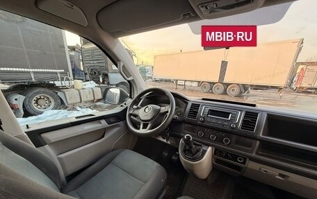 Volkswagen Transporter T6 рестайлинг, 2017 год, 3 500 000 рублей, 6 фотография