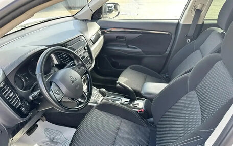 Mitsubishi Outlander III рестайлинг 3, 2018 год, 1 950 000 рублей, 12 фотография