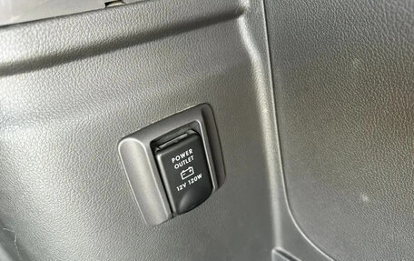 Mitsubishi Outlander III рестайлинг 3, 2018 год, 1 950 000 рублей, 15 фотография