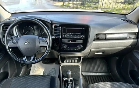 Mitsubishi Outlander III рестайлинг 3, 2018 год, 1 950 000 рублей, 23 фотография