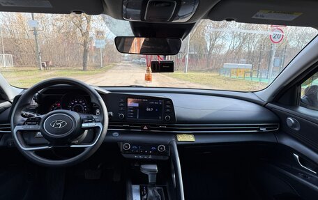 Hyundai Elantra, 2021 год, 2 150 000 рублей, 11 фотография