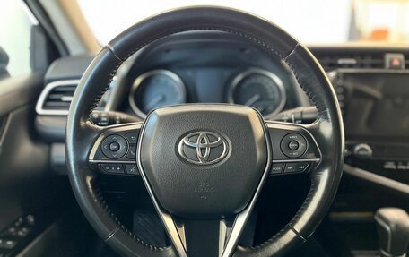 Toyota Camry, 2018 год, 2 750 000 рублей, 10 фотография
