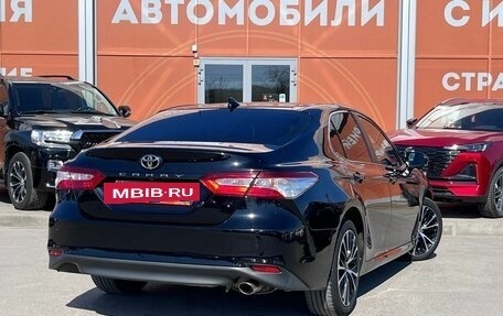 Toyota Camry, 2018 год, 2 750 000 рублей, 5 фотография