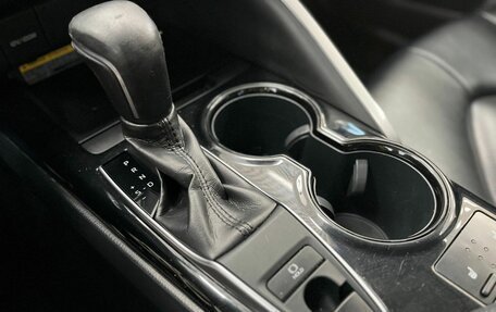 Toyota Camry, 2018 год, 2 750 000 рублей, 18 фотография