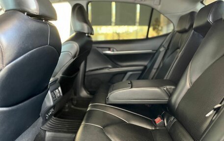 Toyota Camry, 2018 год, 2 750 000 рублей, 26 фотография